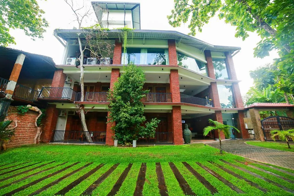 Hotel Lanka Bangla Inn Villas Restaurant & Travels Katunayake