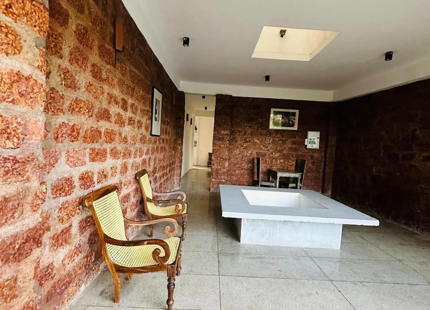 Lanka Bangla Inn Villas Restaurant & Travels Katunayake Hotel