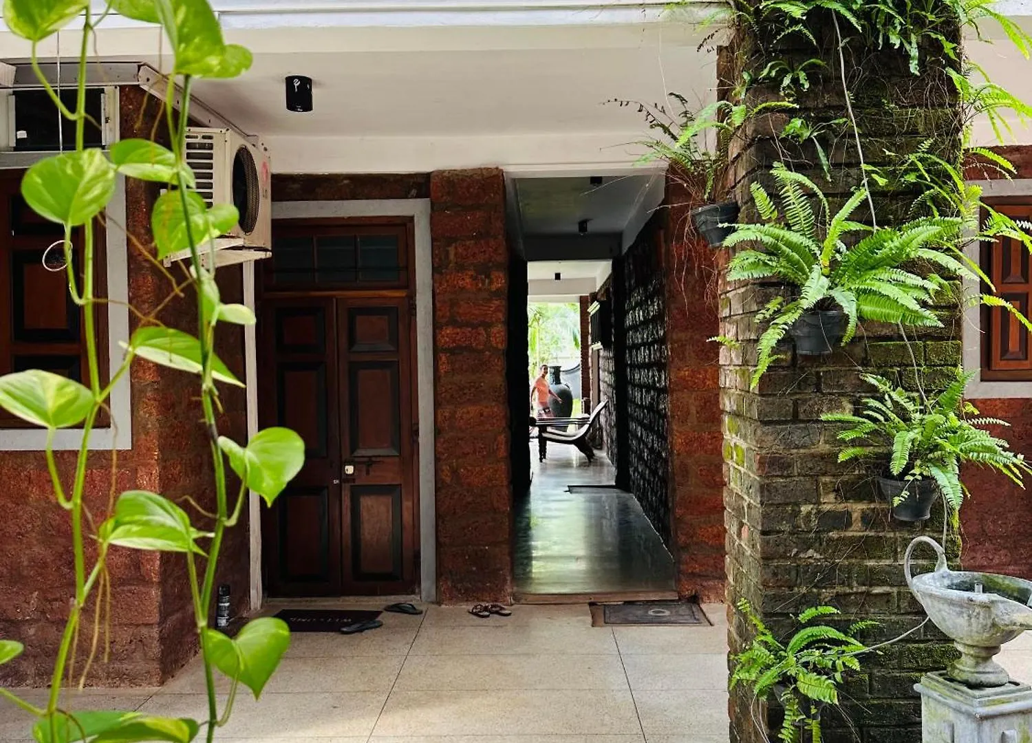 Lanka Bangla Inn Villas Restaurant & Travels Katunayake Hotel