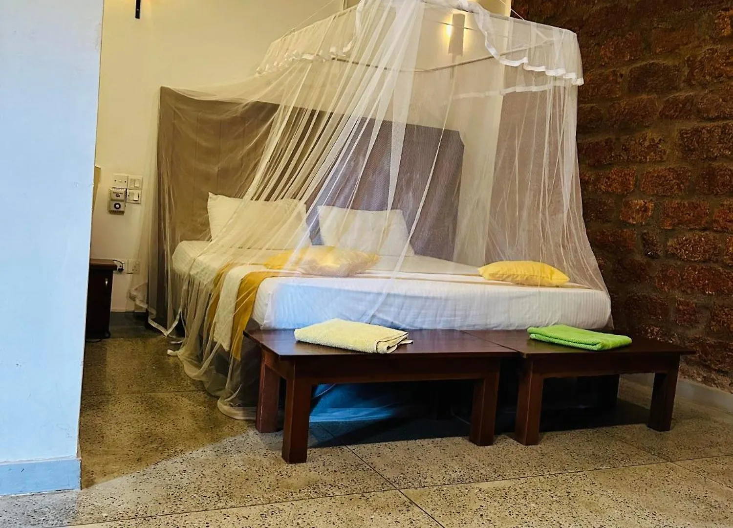 Lanka Bangla Inn Villas Restaurant & Travels Katunayake Hotel