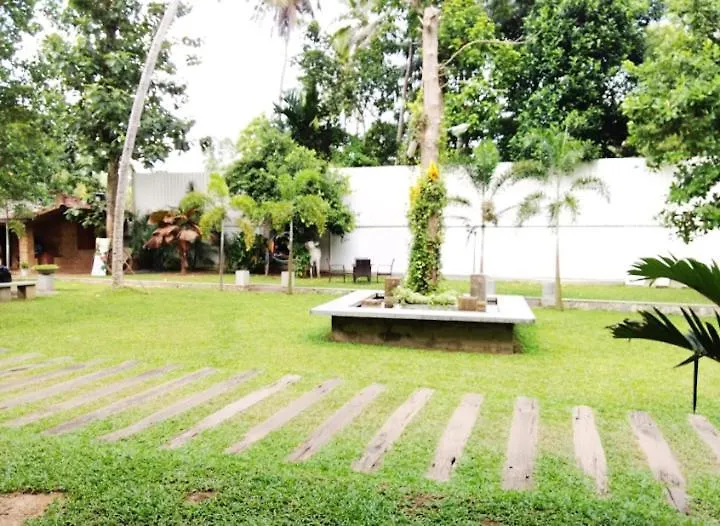 Hotel Lanka Bangla Inn Villas Restaurant & Travels Katunayake